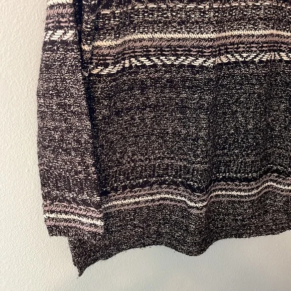 5/$25 | J JILL Black and White Striped Sweater Tunic - Picture 3 of 4